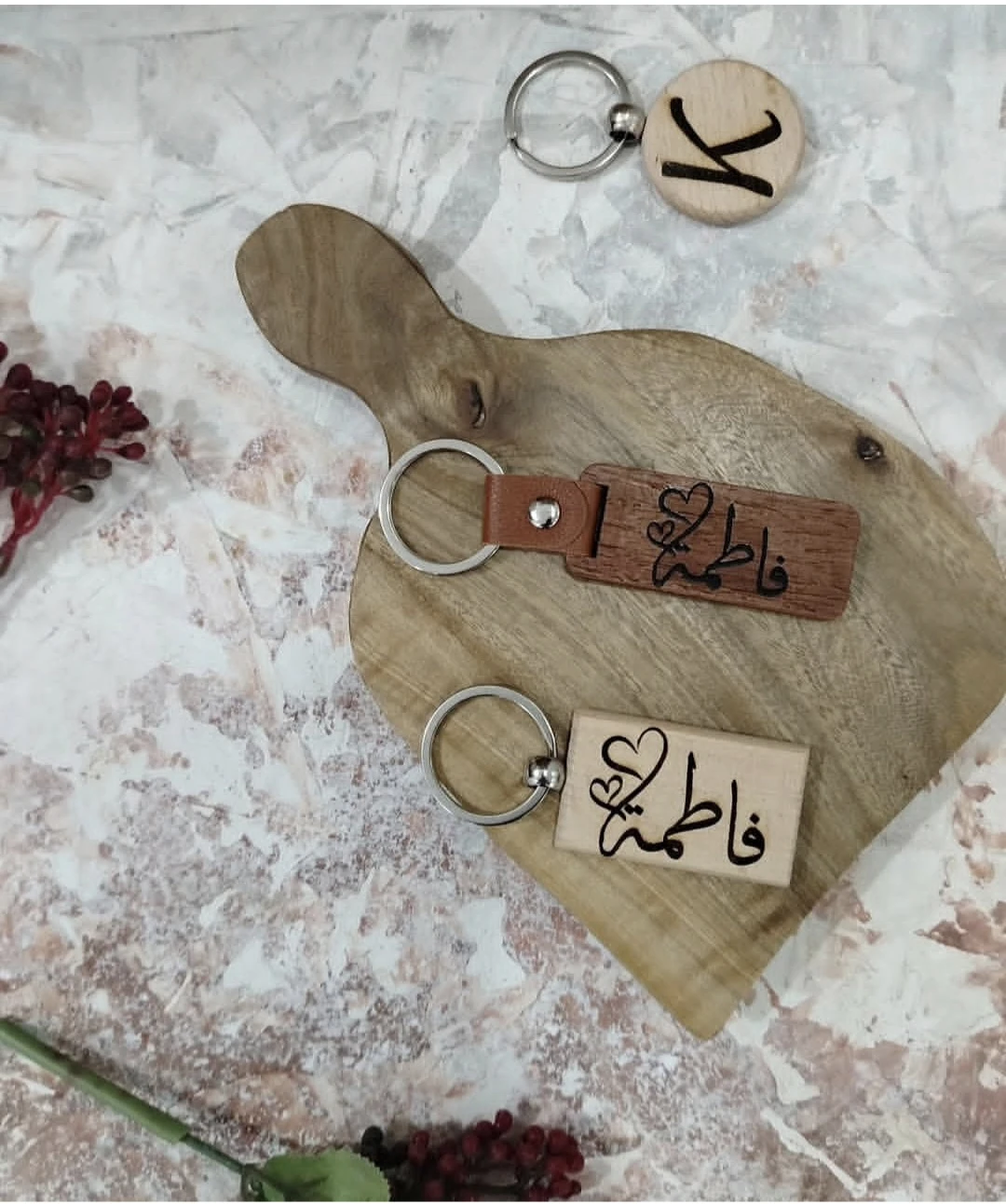ميدالية خشب بتصميمك الخاص